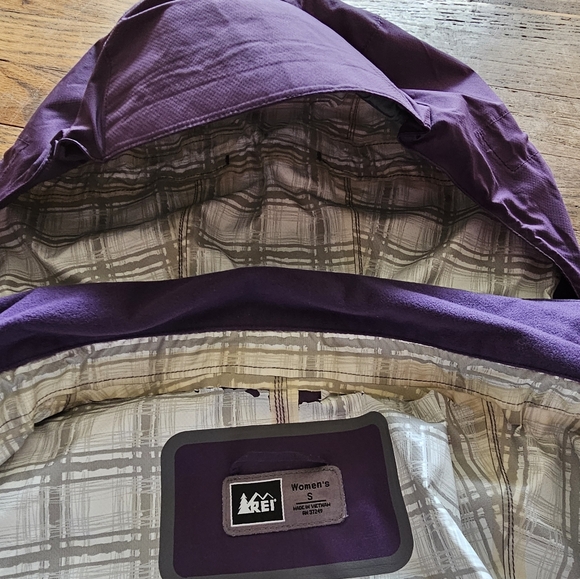 REI Co-op Women's Long Rain Jacket Sz Sm - Picture 4 of 8